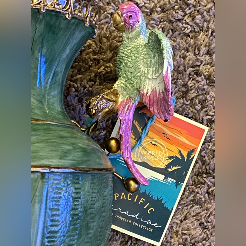 NWT Retro Vase Featuring Parrot 🦜Embellishment By- WorldTravelerPacific Paradise - Picture 6 of 16